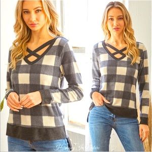 Sophisticated🌟Soft silver&cream x-front sweater
